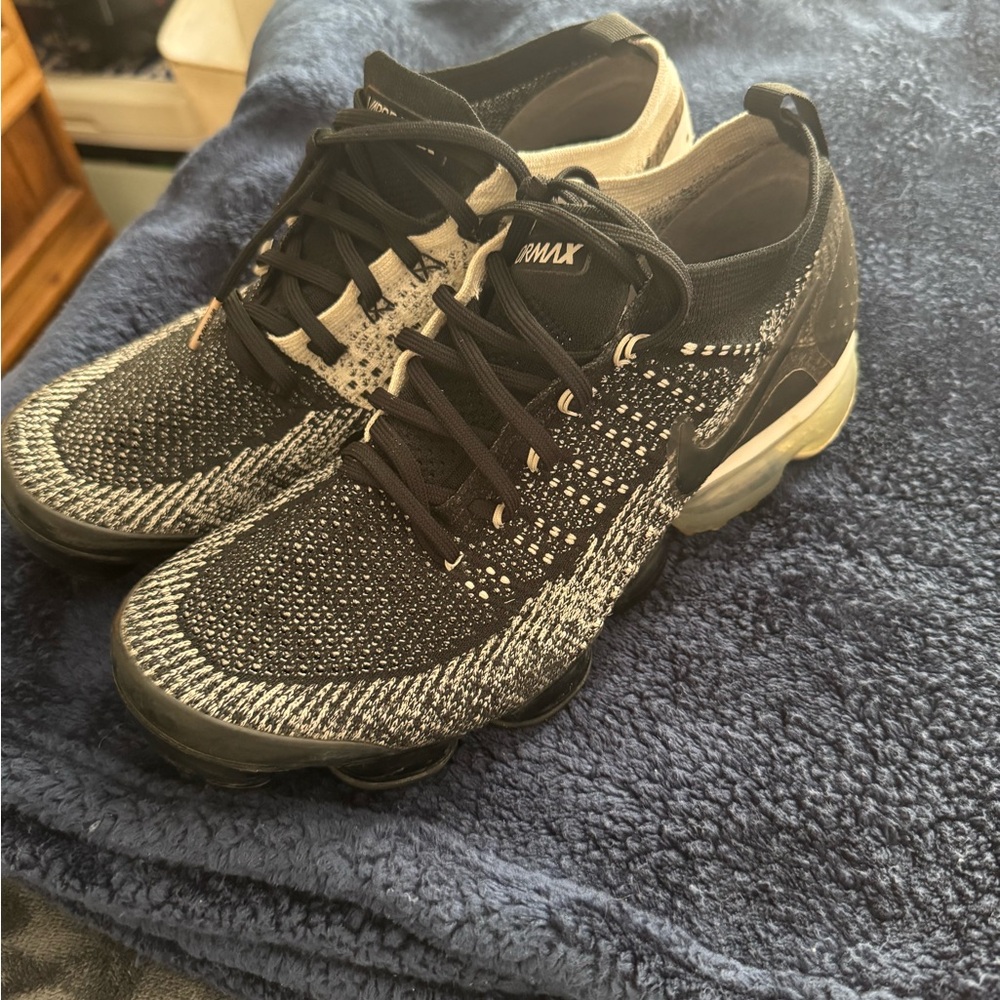 Nike Black and White Athletic Shoes with Mesh Upper
